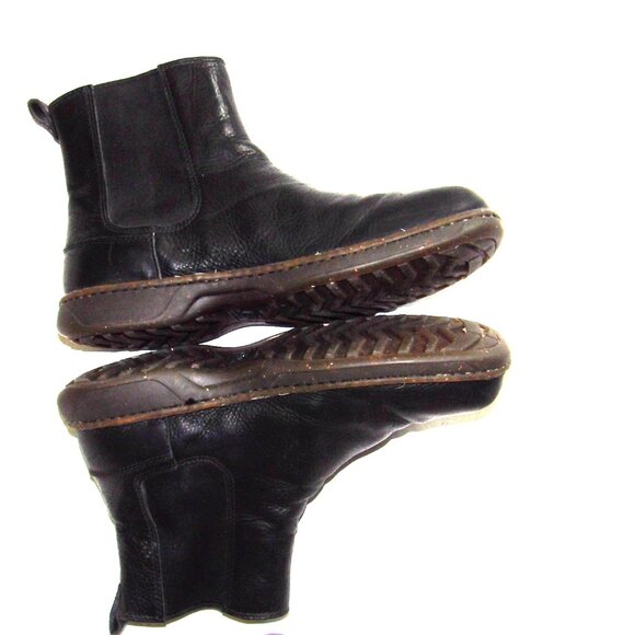 UGGs Size 11 Men\'s Black Boots main image 4